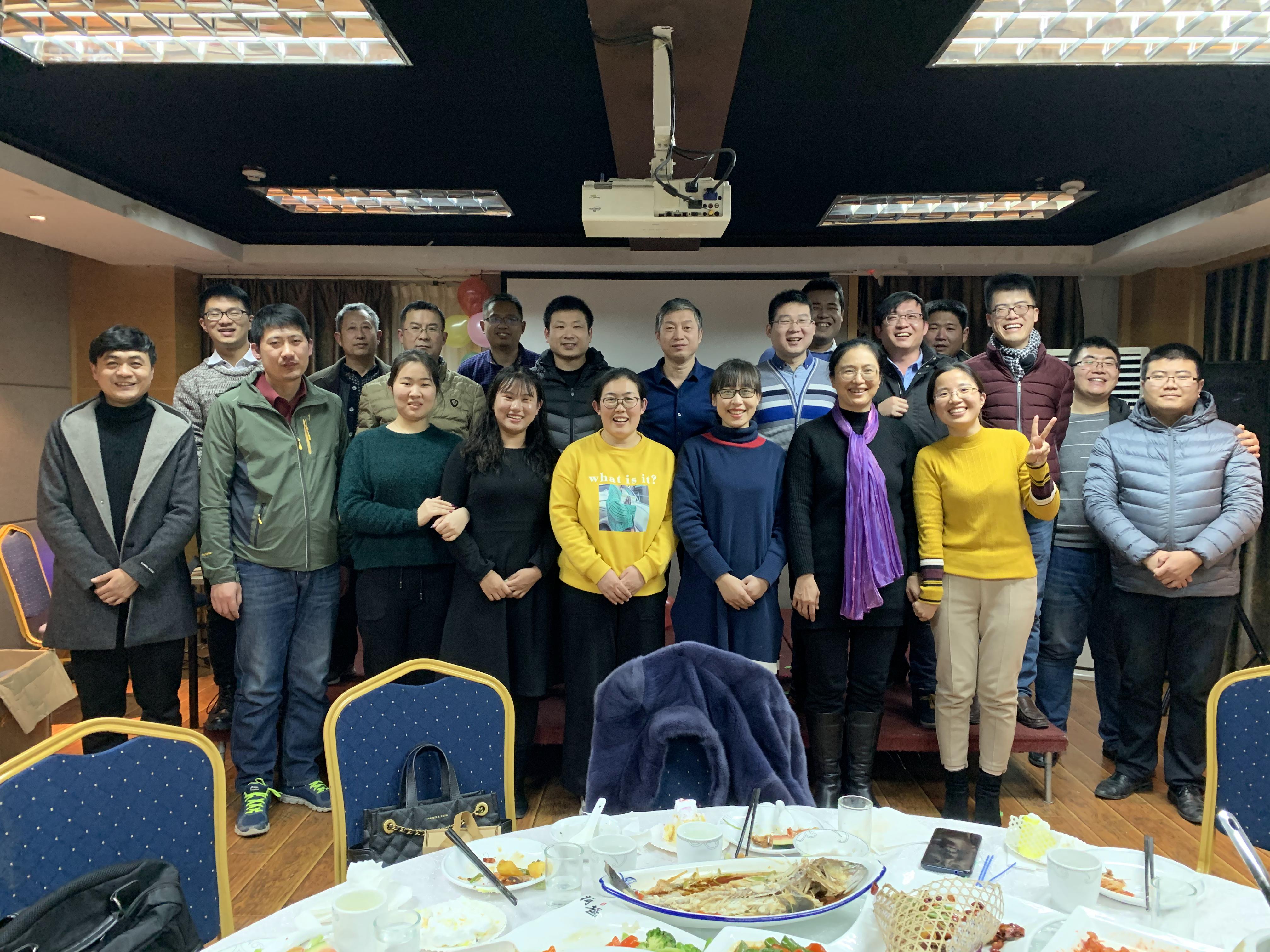 世紀(jì)元通電腦數(shù)控雕刻機、木工雕刻機、石材雕刻機、亞克力成型機、亞克力吸塑機、亞克力壓塑機、標(biāo)牌刻牌機、數(shù)控圍字機、亞克力折彎機、數(shù)控開槽機、等離子切割機、激光切割機